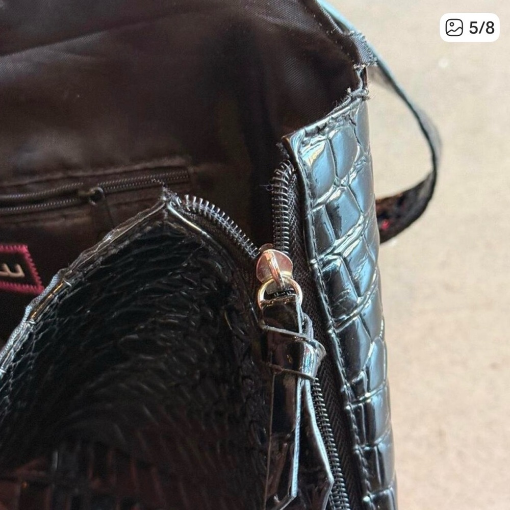 Lulu's Black Crocodile-Embossed Shoulder Bag - Picture 5 of 8